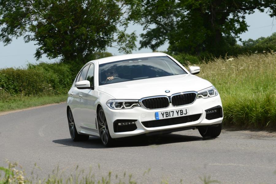 BMW 530e M Sport (G30) 2017 года  (UK) (фото 12 из 40)